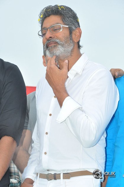 Jaya-Janaki-Nayaka-Movie-Vijayotsava-Veduka-At-Hamsala-Deevi